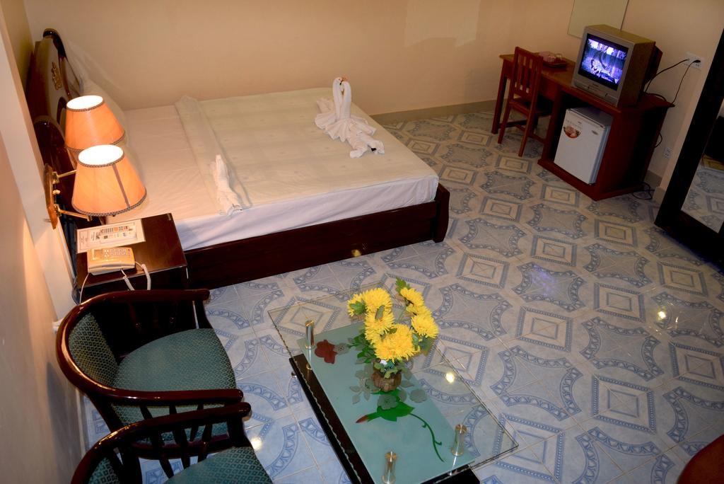 Reaksmey Battambang Hotel Buitenkant foto