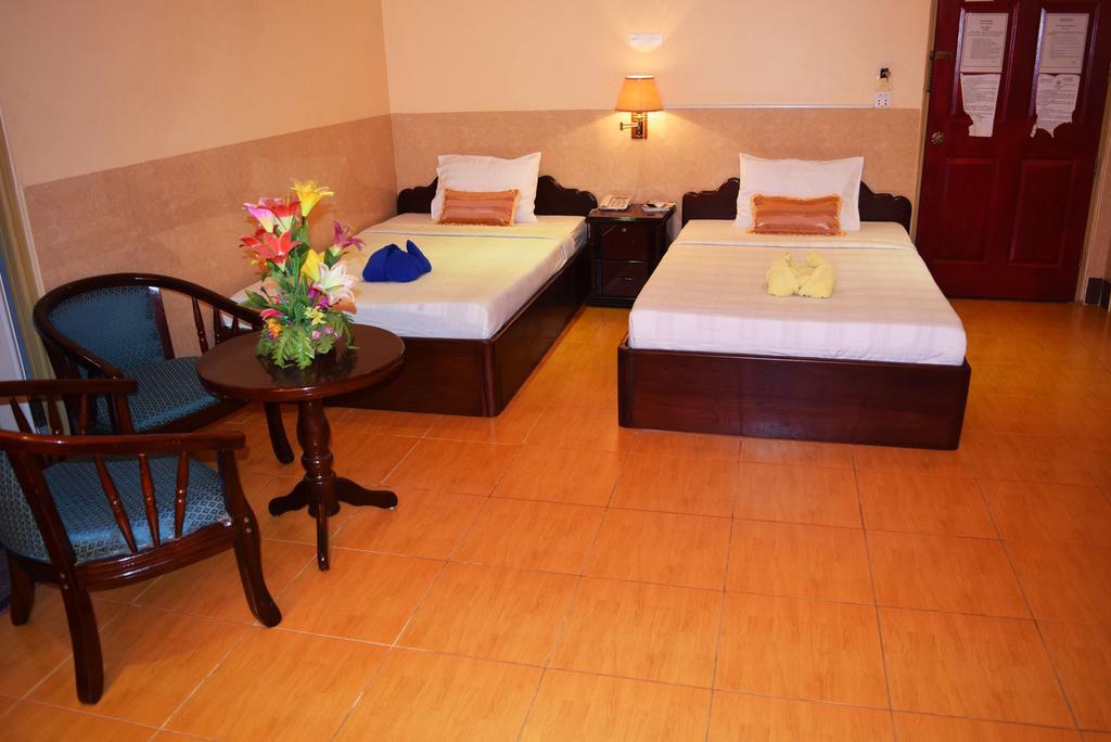 Reaksmey Battambang Hotel Buitenkant foto